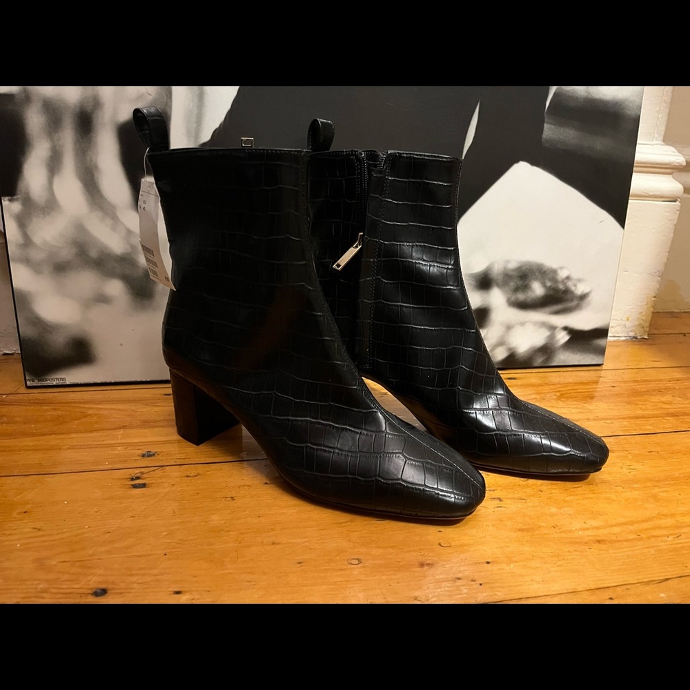NWT H&M faux crocodile print booties